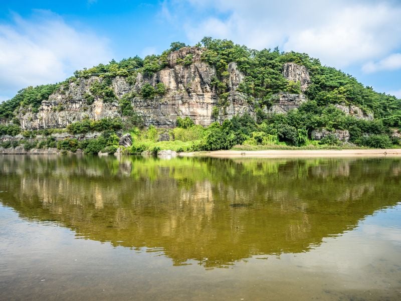 Behind the scenes with Hahoe Mask Dancers