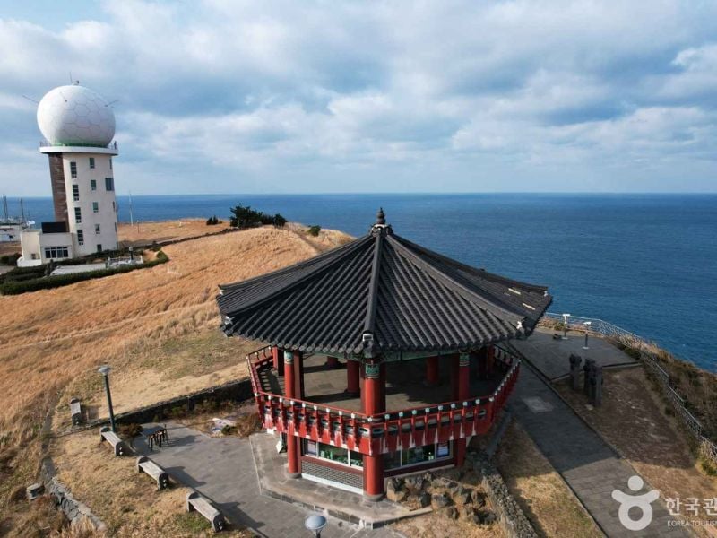 West Jeju Explorer : Haenyeo, Nature and Peaks