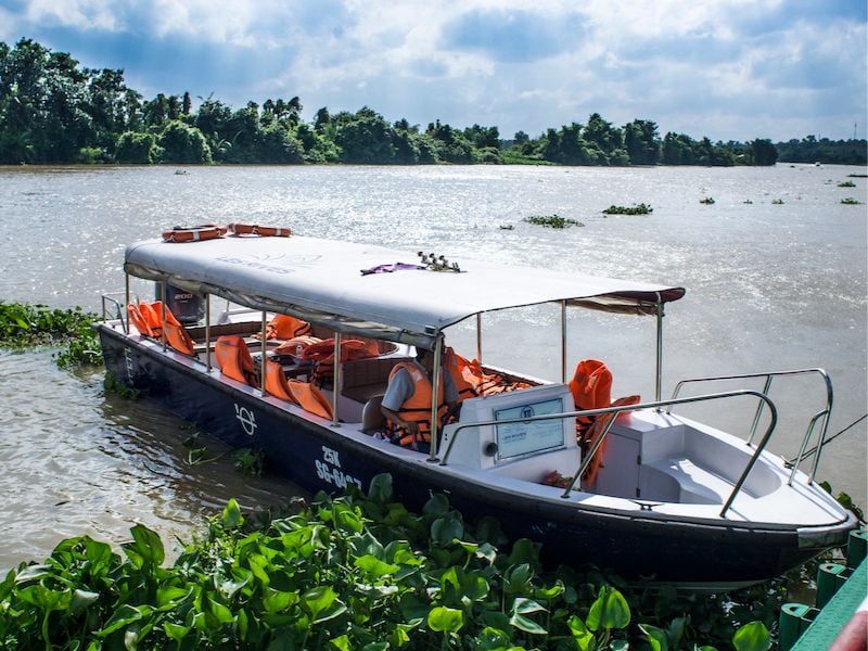 Cruise Saigon River to Cu Chi Tunnels (Private)