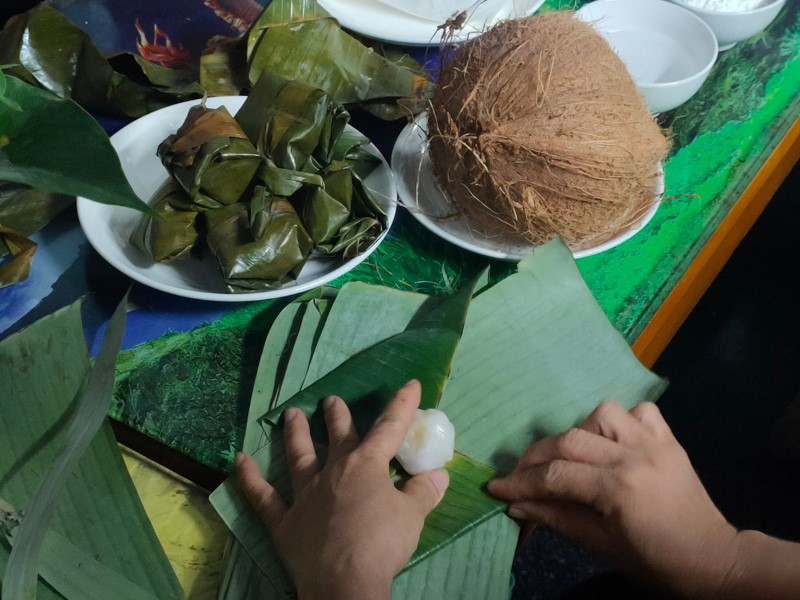 Hoi An Streets Eats on Two Wheels