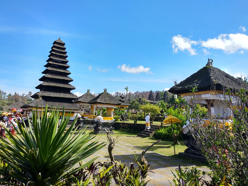 Exploring Bali by VW Convertible - East Bali