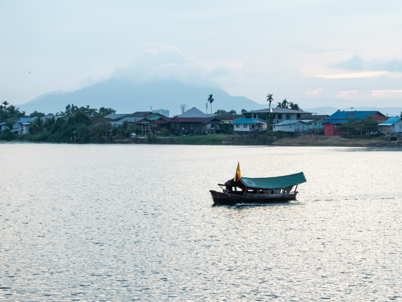 Kuching Heritage Trail & Sampan Cruise