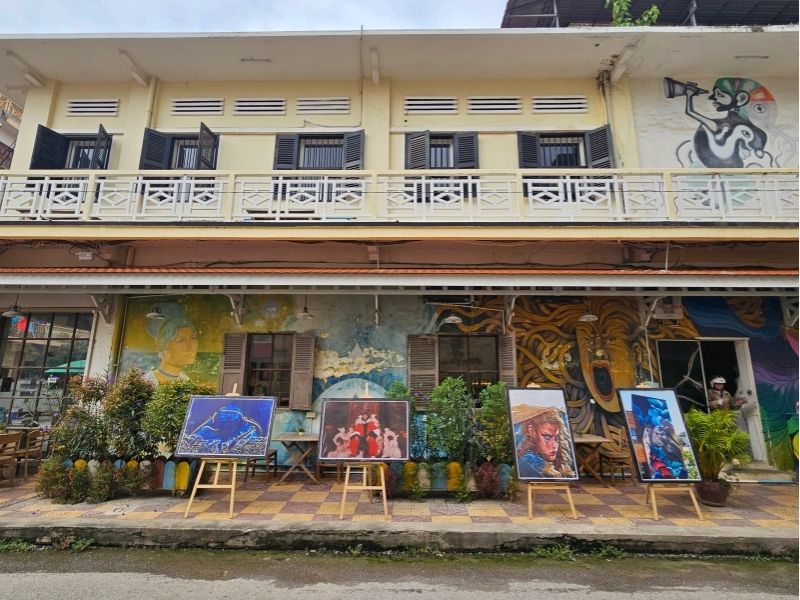 Bamboo train and local flavours walk