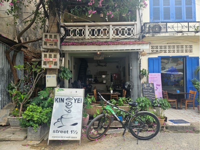 Bamboo train and local flavours walk