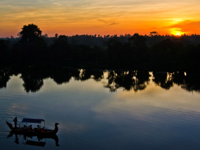 Champagne Sunset Gondola Boat at Angkor