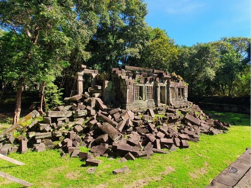 Koh Ker and Beng Mealea temples
