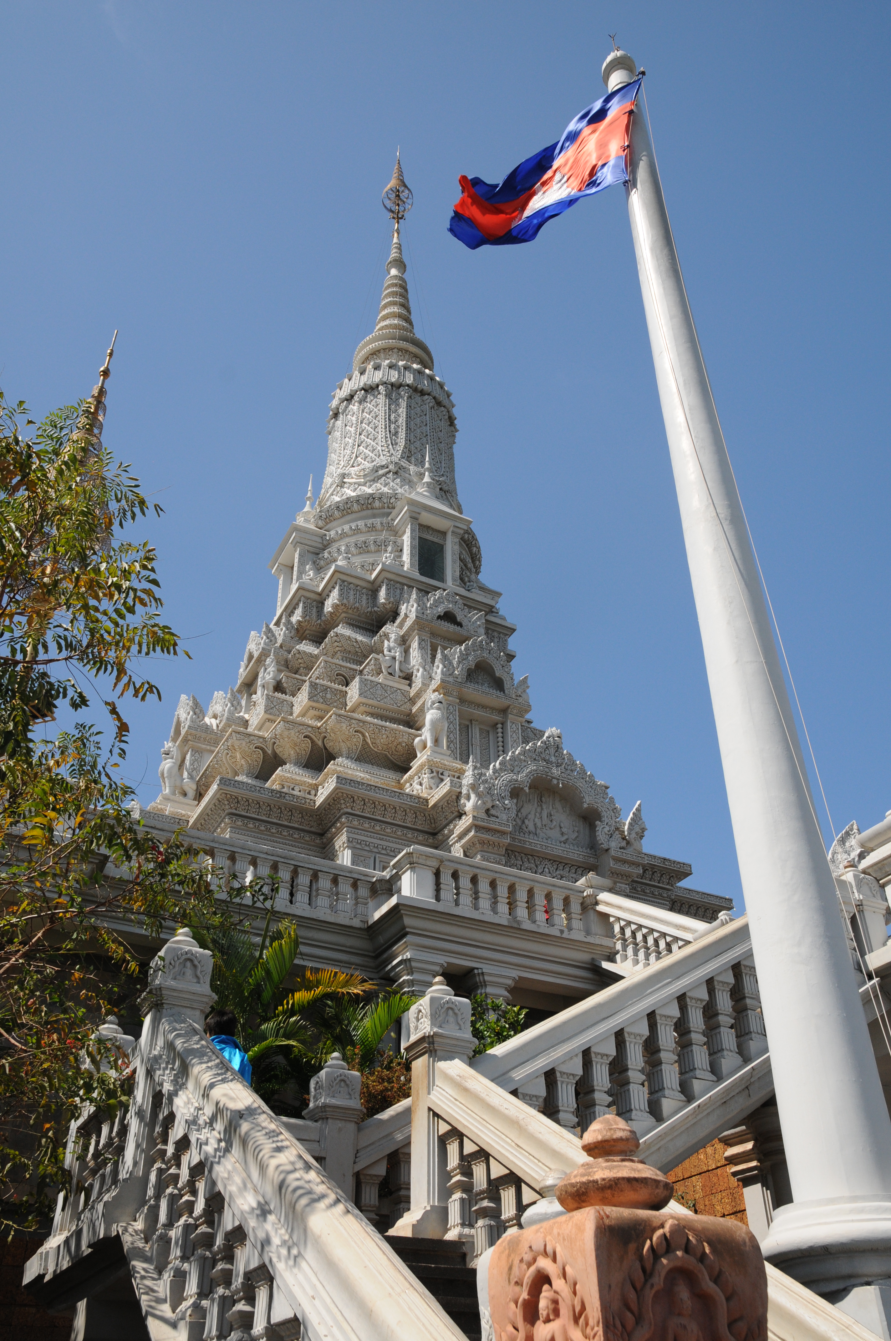 Oudong by Road and River