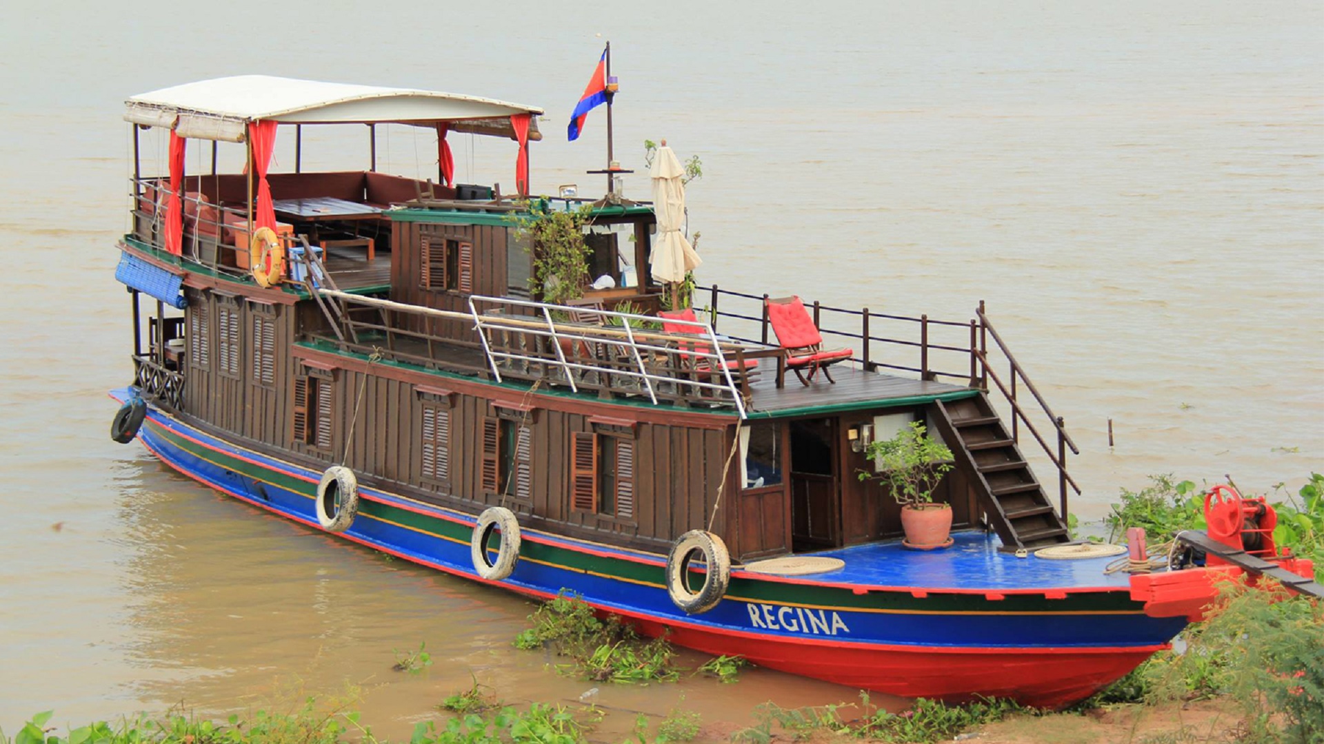 Image of Oudong by Road and River