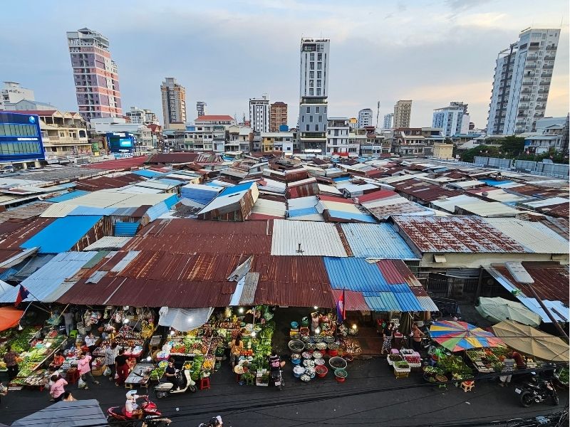 Phnom Penh Evening Street Food Explorer