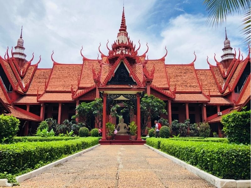 Royal Palace, National Museum and Wat Phnom