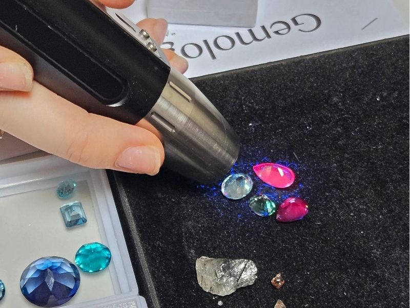 Phnom Penh Gemology Workshop - Secrets of the Stones