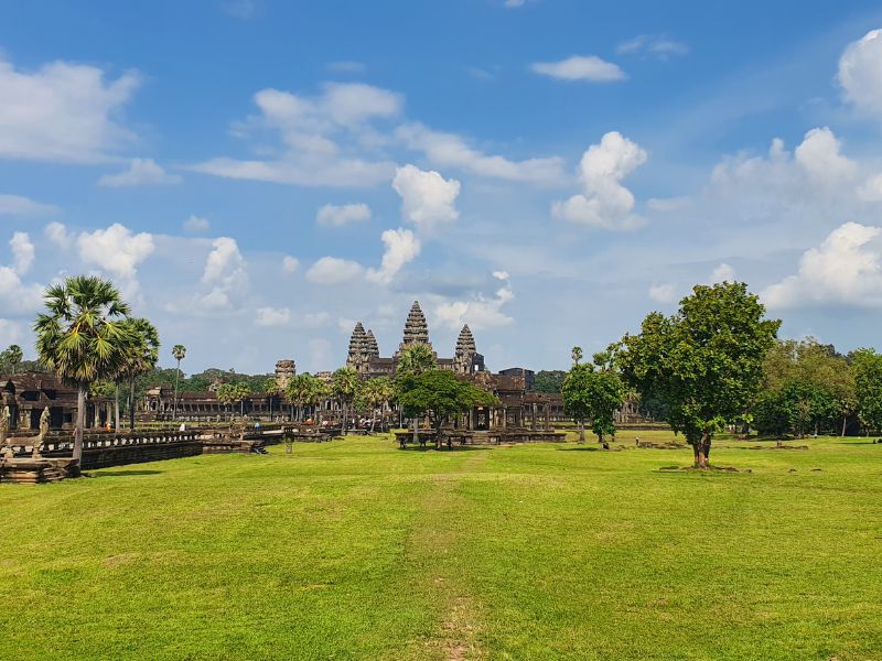 Vehicle & guide disposal Siem Reap