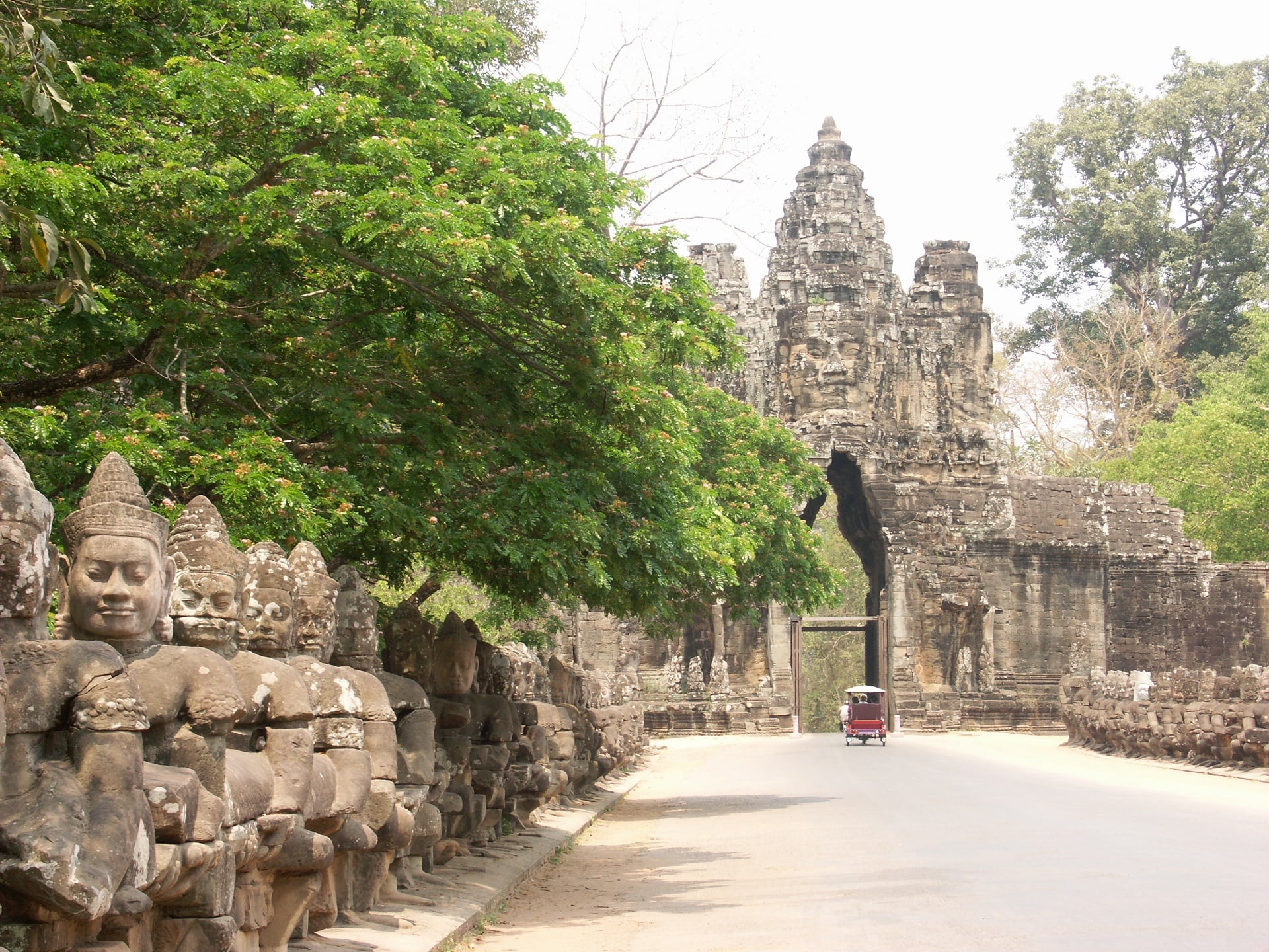 Vehicle & guide disposal Siem Reap