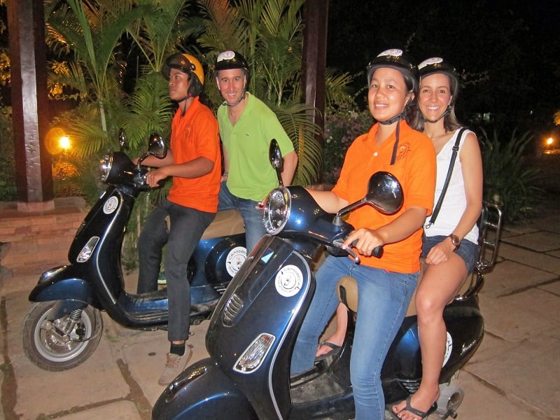 Vespa After Dark Foodie Tour (Join-in)