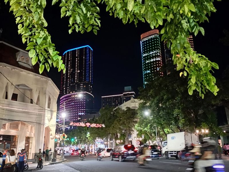 A Fine Evening in Surabaya