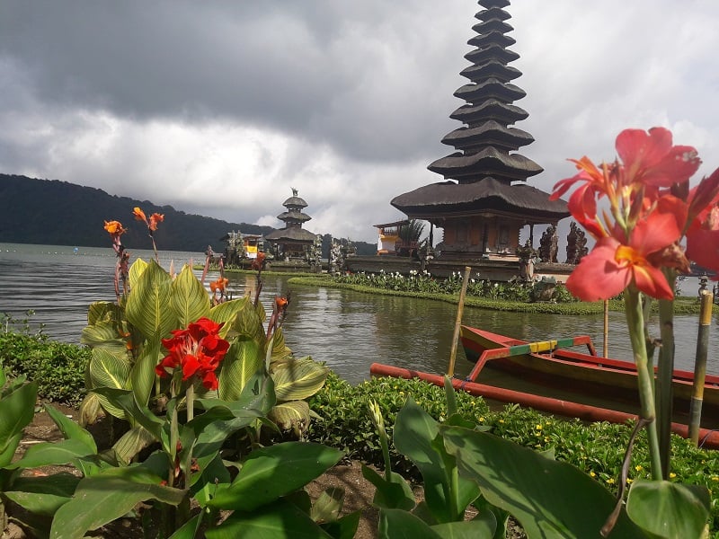 Bali Lakes and Hills by E-Bike