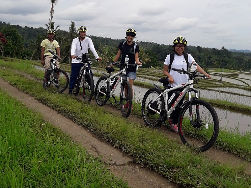 Bali Lakes and Hills by E-Bike