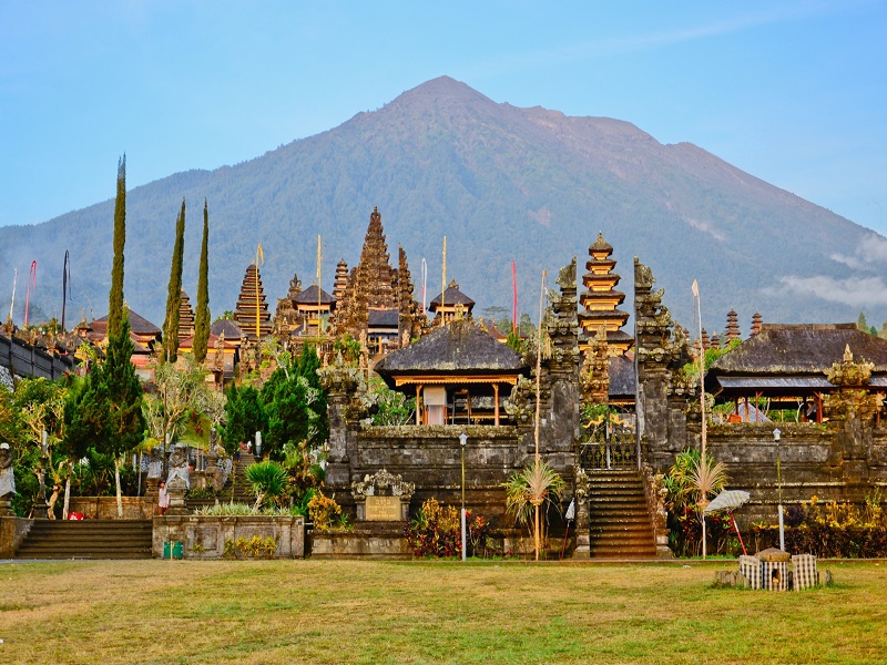 Exploring Bali by VW Convertible - East Bali