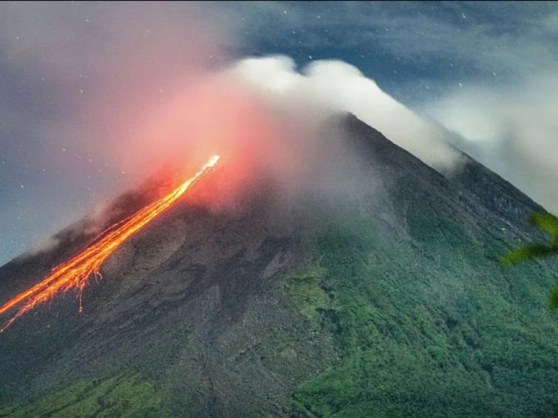 Home Dinner and Merapi Volcano by night