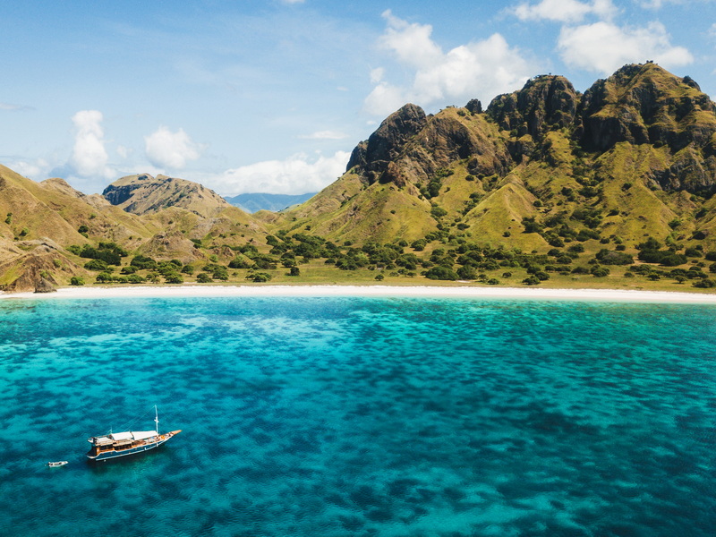 Komodo Sunset Escape