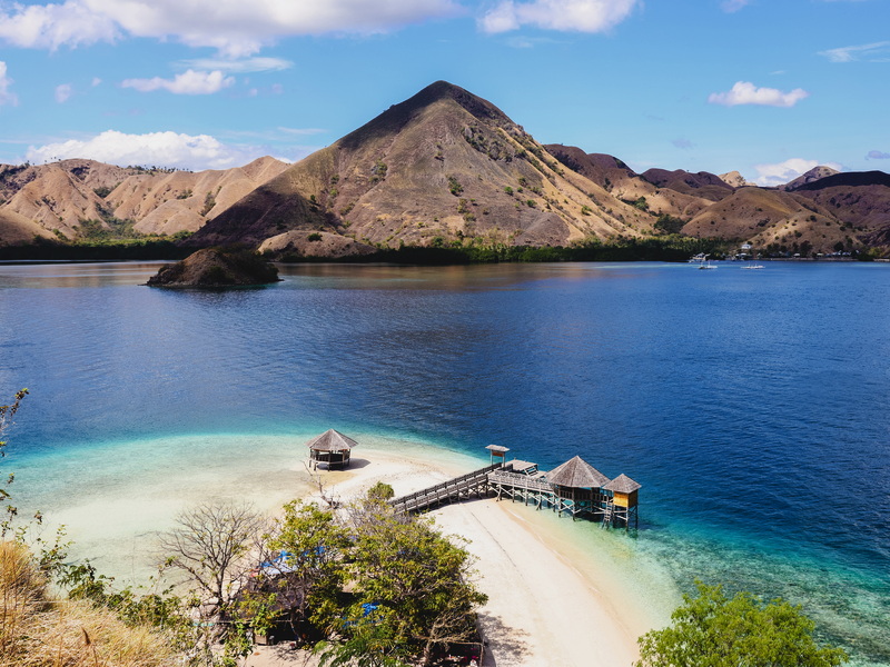 Komodo Sunset Escape
