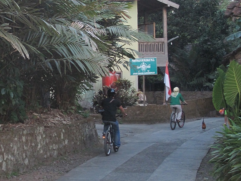 Leisurely Cycling from Kaliadem to Prambanan