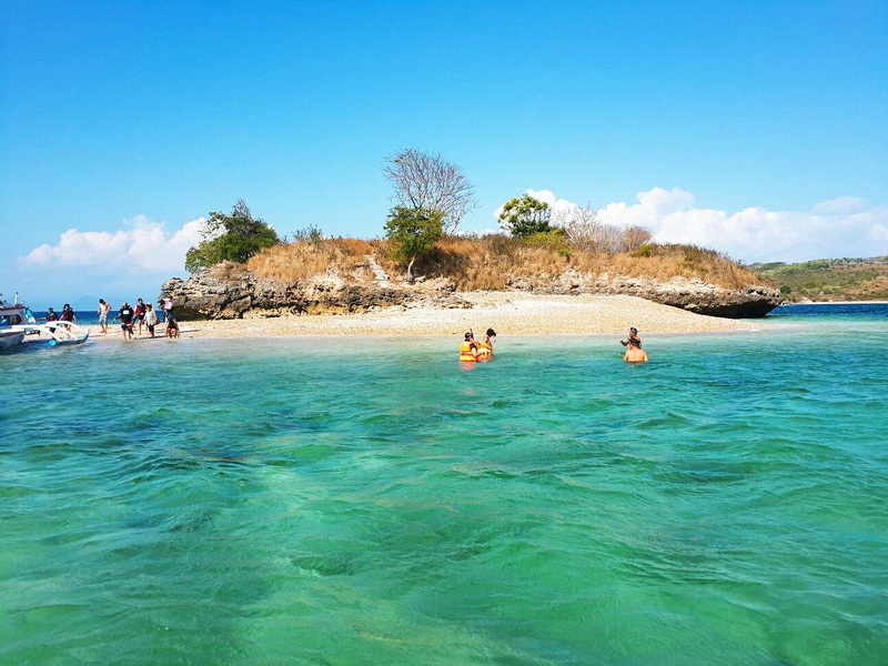 Secluded Beach Island Hopping