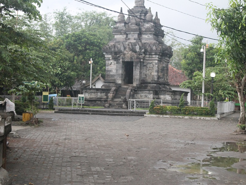 Shrines and Cupboards - Cooking at Borobudur