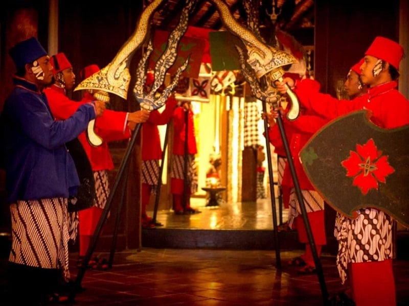 Tanah Lot and Royal Dinner