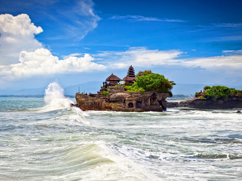 Tanah Lot and Royal Dinner
