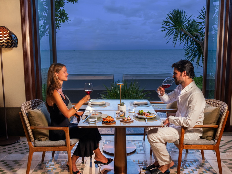 The Alchemist’s Escape: Mixology & Gemstone Joy