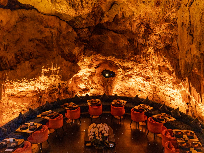 Uluwatu Temple and Cave Dining Experience