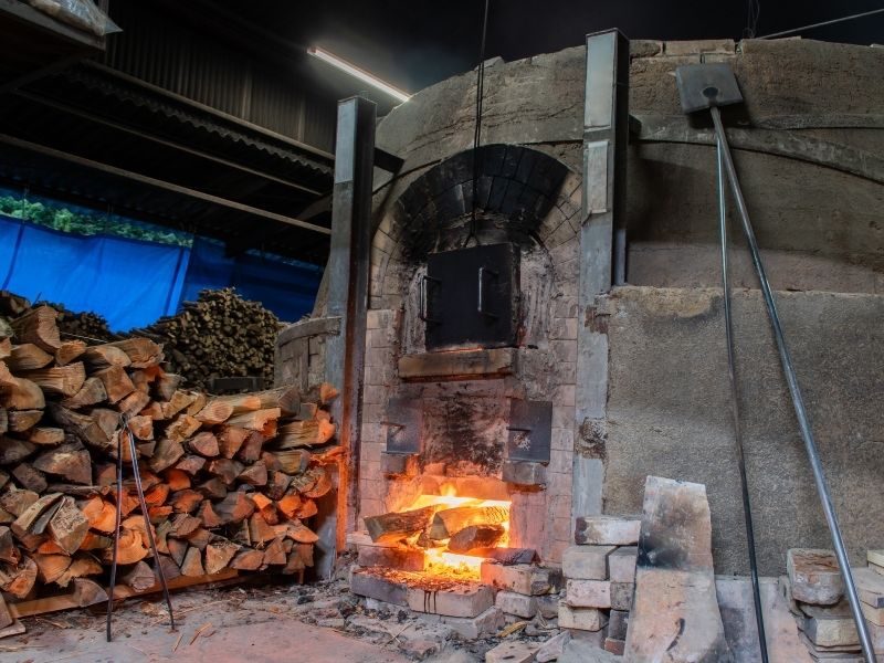 Bizen Village Walk & Pottery Experience