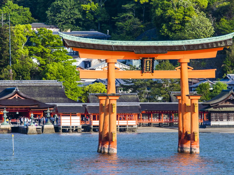 Classic Hiroshima and Miyajima City Tour
