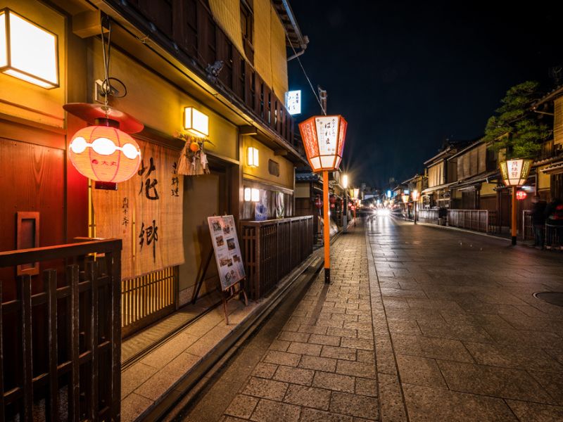 Evening Walk Graceful Geisha and Scenic Streets