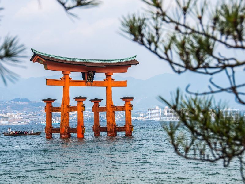 Full Day Classic Hiroshima and Miyajima City Tour
