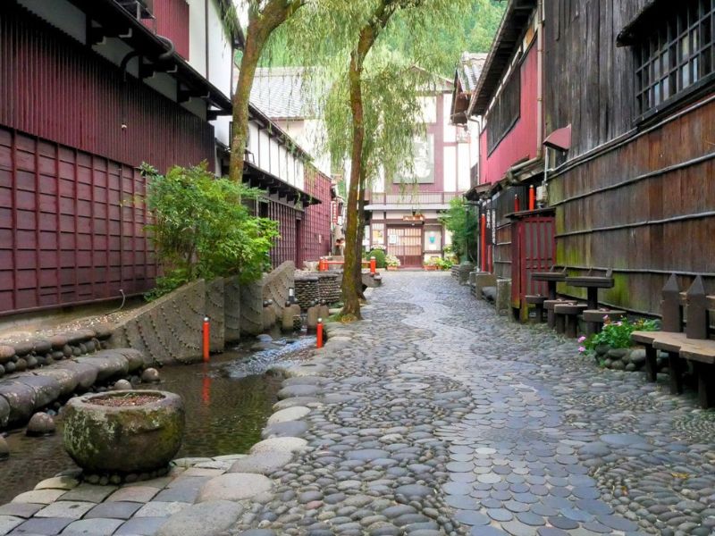 Gujo Hachiman Countryside Crafts&Culture by public transport