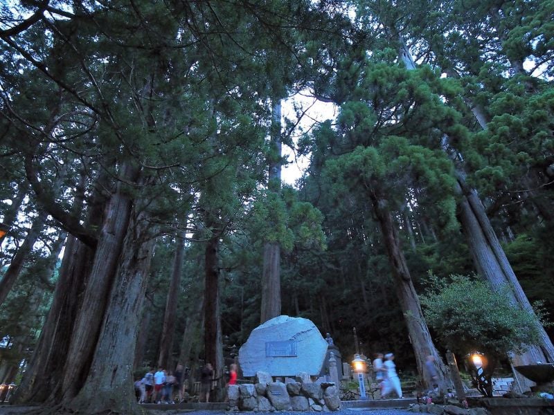 Okunoin Cemetery Night Tour (Shared)
