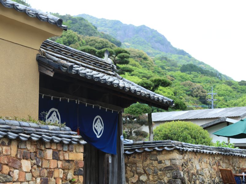 Porcelain Treasures of Arita