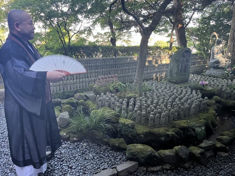 The Merry Monk of Kamakura