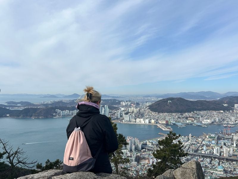 Busan Bongnaesan Hiking with Local Lunch (Join-in)