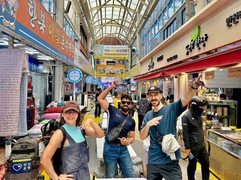 Explore Seoul Forest and Seongsu by Bike (PRIVATE)