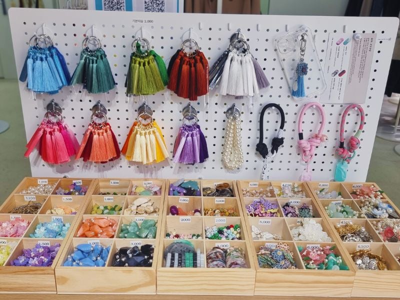 Hongdae Local Life & Minhwa Art Workshop