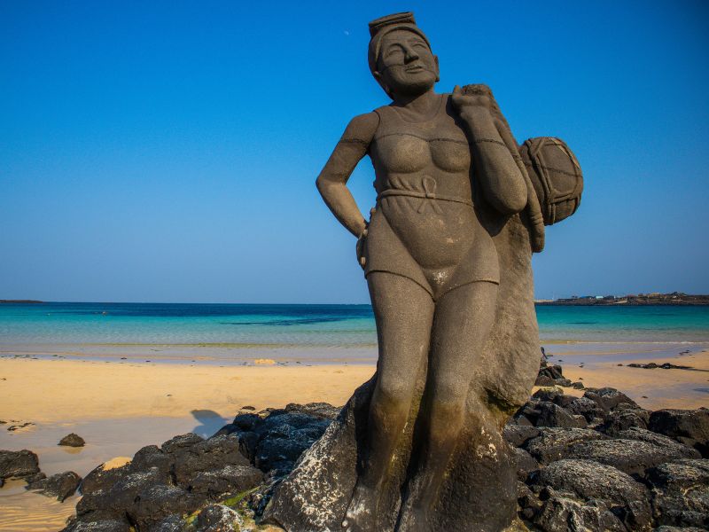 Jeju Volcano and Divers