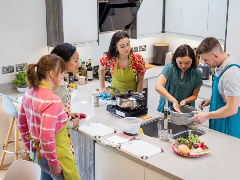 Korean Cooking Class & Iconic Sights