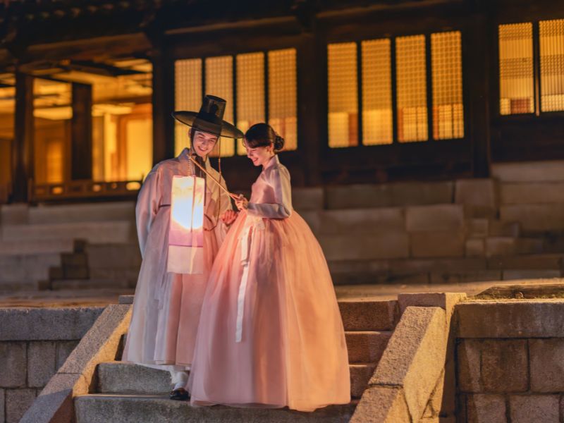 Moonlit Hanbok Photoshoot at Deoksugung