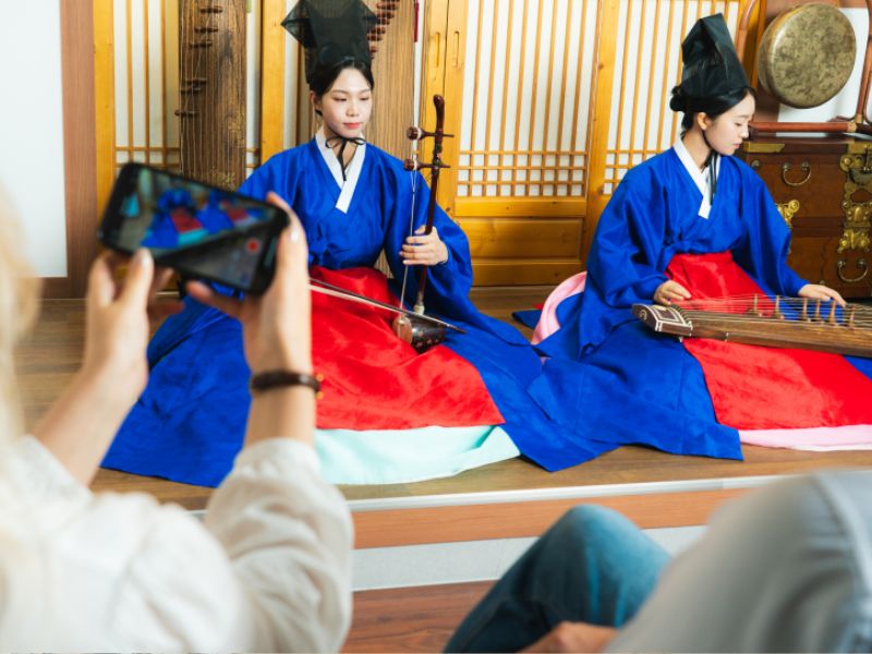 Traditional Korean Music & Cultural Walk