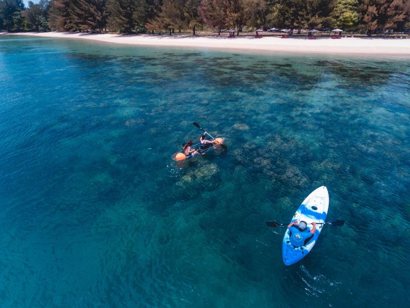 Ara Dinawan Island Escape