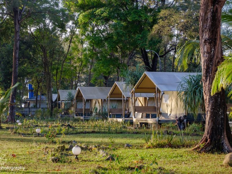 Ara Dinawan Island Escape