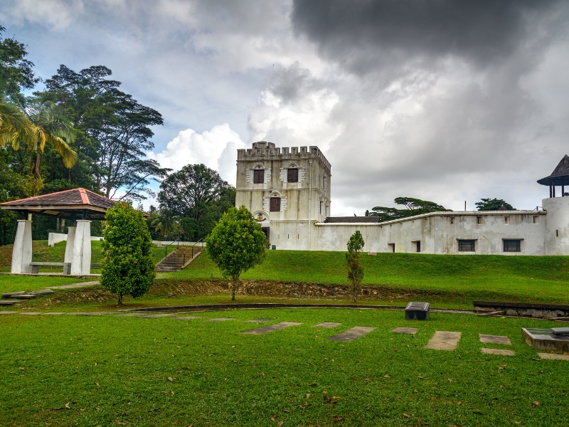 Kuching Heritage Trail & Sampan Cruise